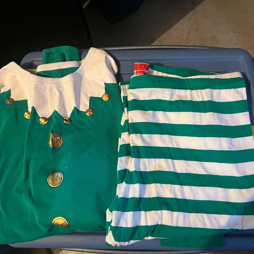 Men’s Elf pajamas